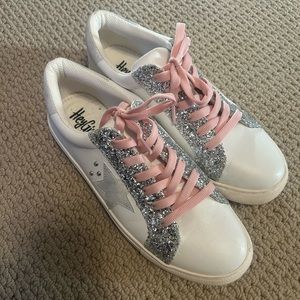 Hey Girl by Corky’s